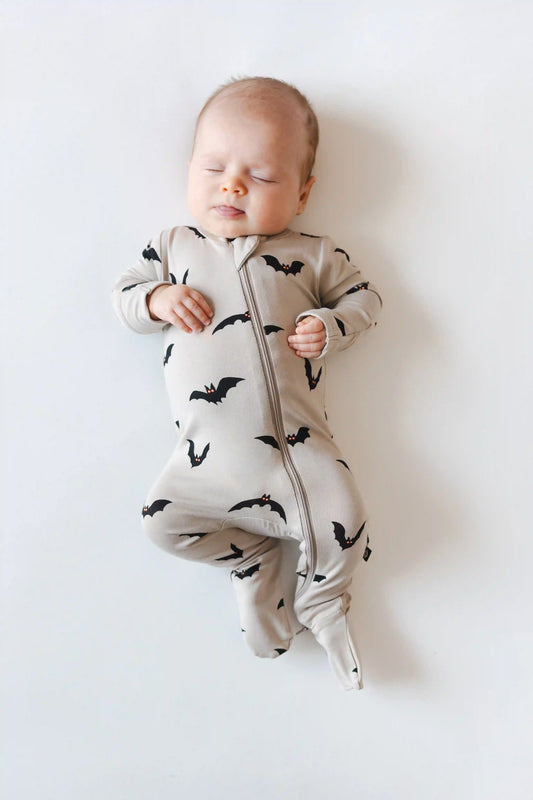 Zippered Footie in Bats