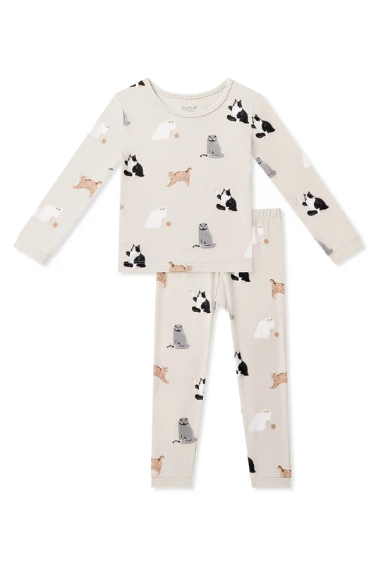 Long Sleeve Pajamas in Fluffy Cat