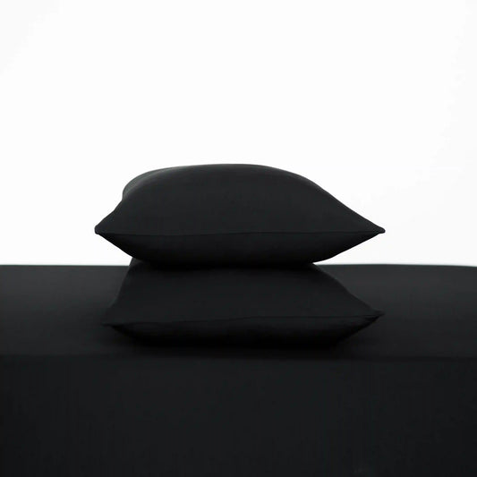 Fitted Sheet with Pillowcases in Midnight